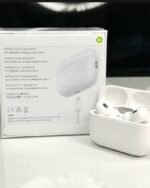 AirPods Pro (2nd generation) with USB-C (MagSafe Charging Case) - Image 2